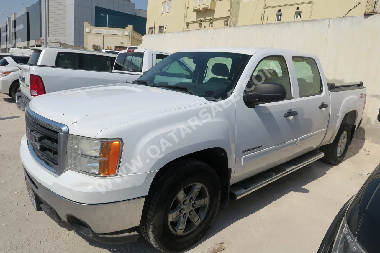 جي ام سي  سييرا  1500  2011  اوتوماتيك  485,000 كم  8 سلندر  دفع رباعي  بيكب  أبيض