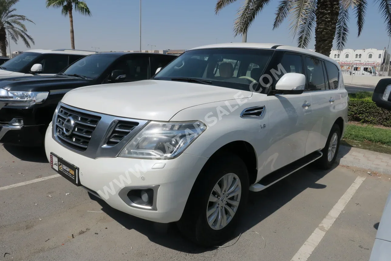 نيسان  باترول  اس اي  2014  اوتوماتيك  240,000 كم  8 سلندر  دفع رباعي  اس يو في  أبيض