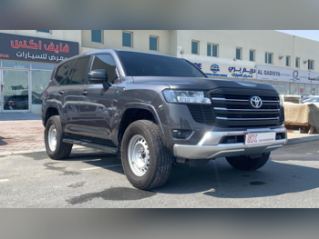 Toyota  Land Cruiser  G  2022  Automatic  102,000 Km  6 Cylinder  Four Wheel Drive (4WD)  SUV  Gray