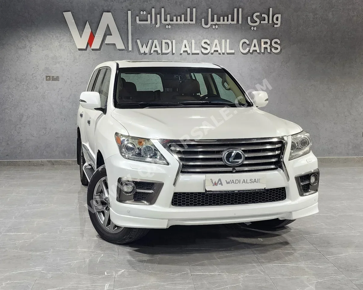 لكزس  ال اكس  570 اس  2015  اوتوماتيك  260,000 كم  8 سلندر  دفع رباعي  اس يو في  أبيض
