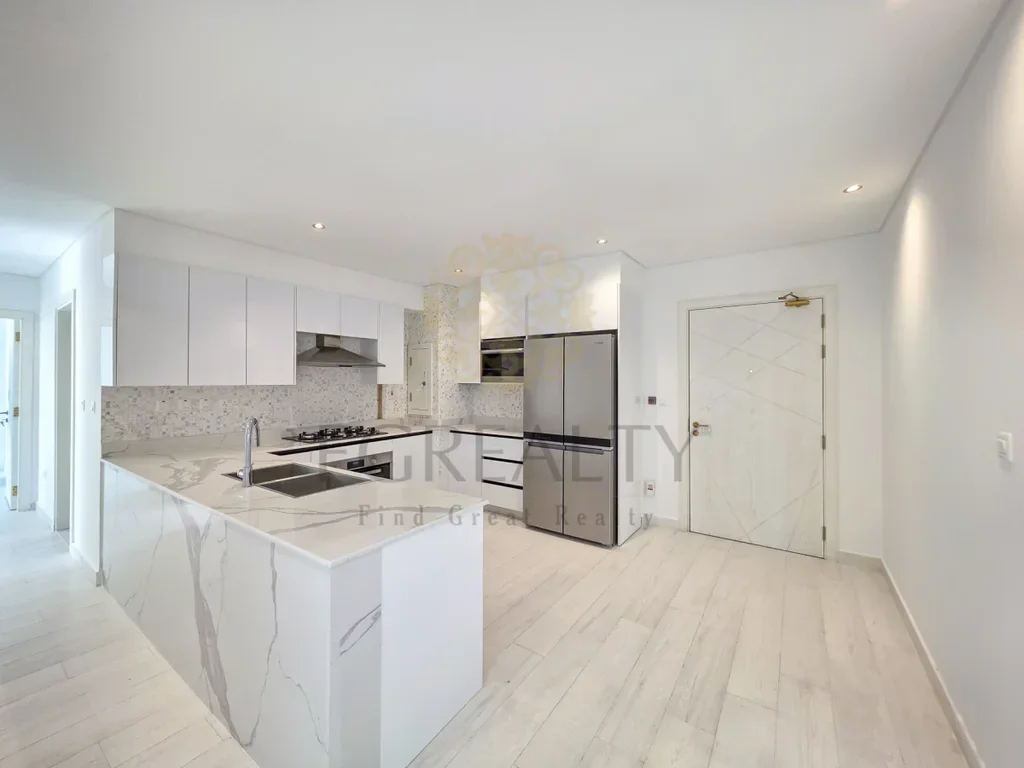 4 غرف نوم شقة للبيع في لوسيل - جبل ثعيلب نصف مفروشة