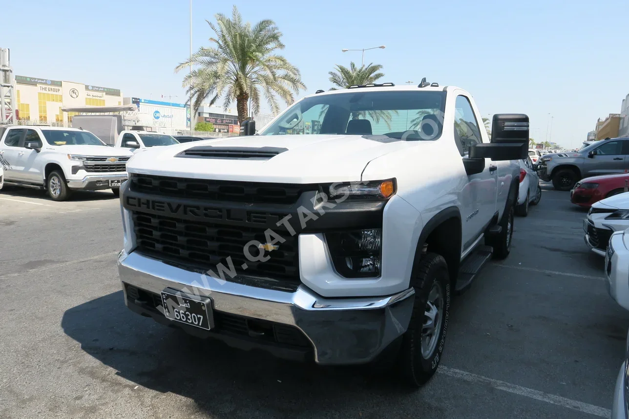Chevrolet  Silverado  2500 HD  2023  Automatic  25,000 Km  8 Cylinder  Four Wheel Drive (4WD)  Pick Up  White  With Warranty