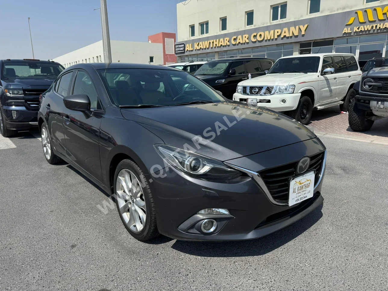 مازدا مازدا 3 2015 اوتوماتيك 113,000 كم 4 سلندر دفع خلفي سيدان رمادي