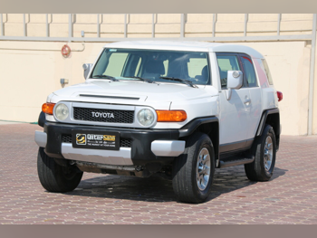 Toyota  FJ Cruiser  2012  Automatic  169,000 Km  6 Cylinder  Four Wheel Drive (4WD)  SUV  White