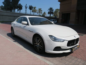 Maserati  Ghibli  2016  Automatic  82,000 Km  6 Cylinder  Rear Wheel Drive (RWD)  Sedan  White