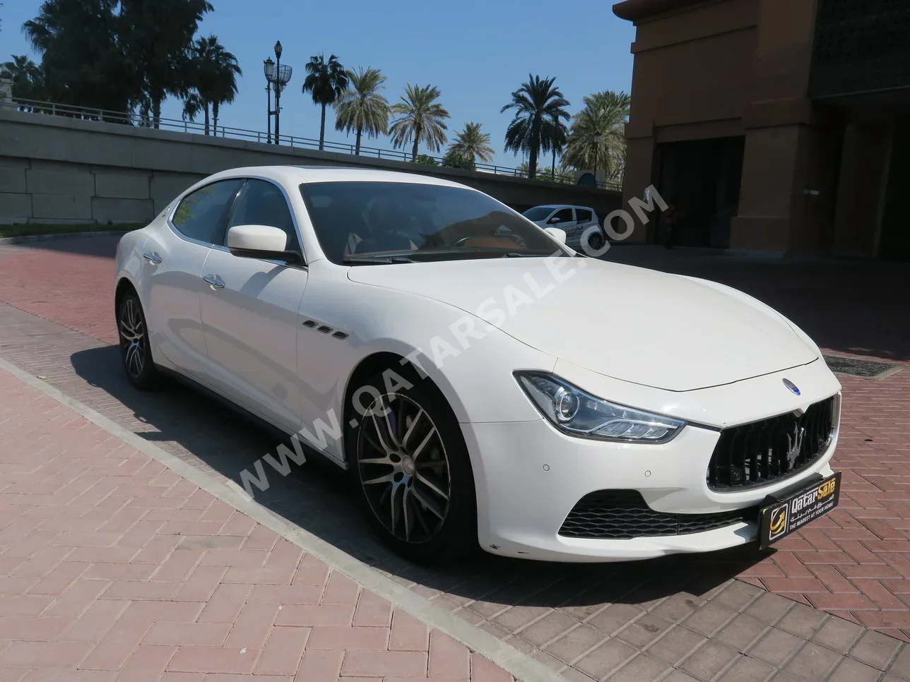 Maserati  Ghibli  2016  Automatic  82,000 Km  6 Cylinder  Rear Wheel Drive (RWD)  Sedan  White