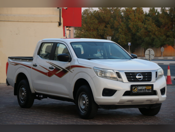 Nissan  Navara  2020  Manual  120,000 Km  4 Cylinder  Rear Wheel Drive (RWD)  Pick Up  White