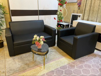 الأرائك والكنب والكراسي كنبة بثلاث مقاعد  - أسود