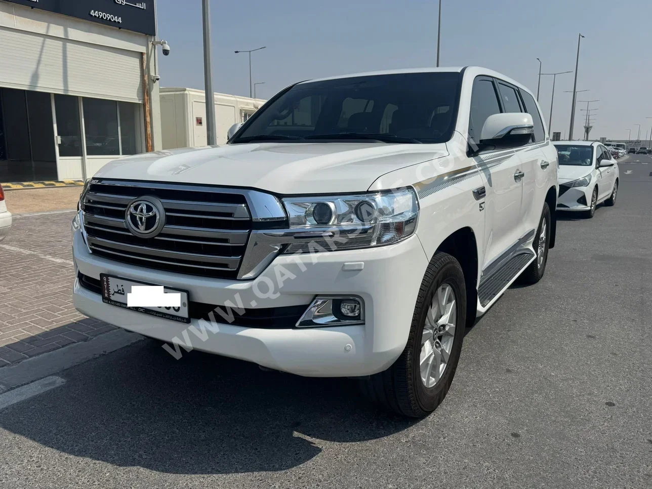 Toyota  Land Cruiser  VXR  2020  Automatic  226,000 Km  8 Cylinder  Four Wheel Drive (4WD)  SUV  White