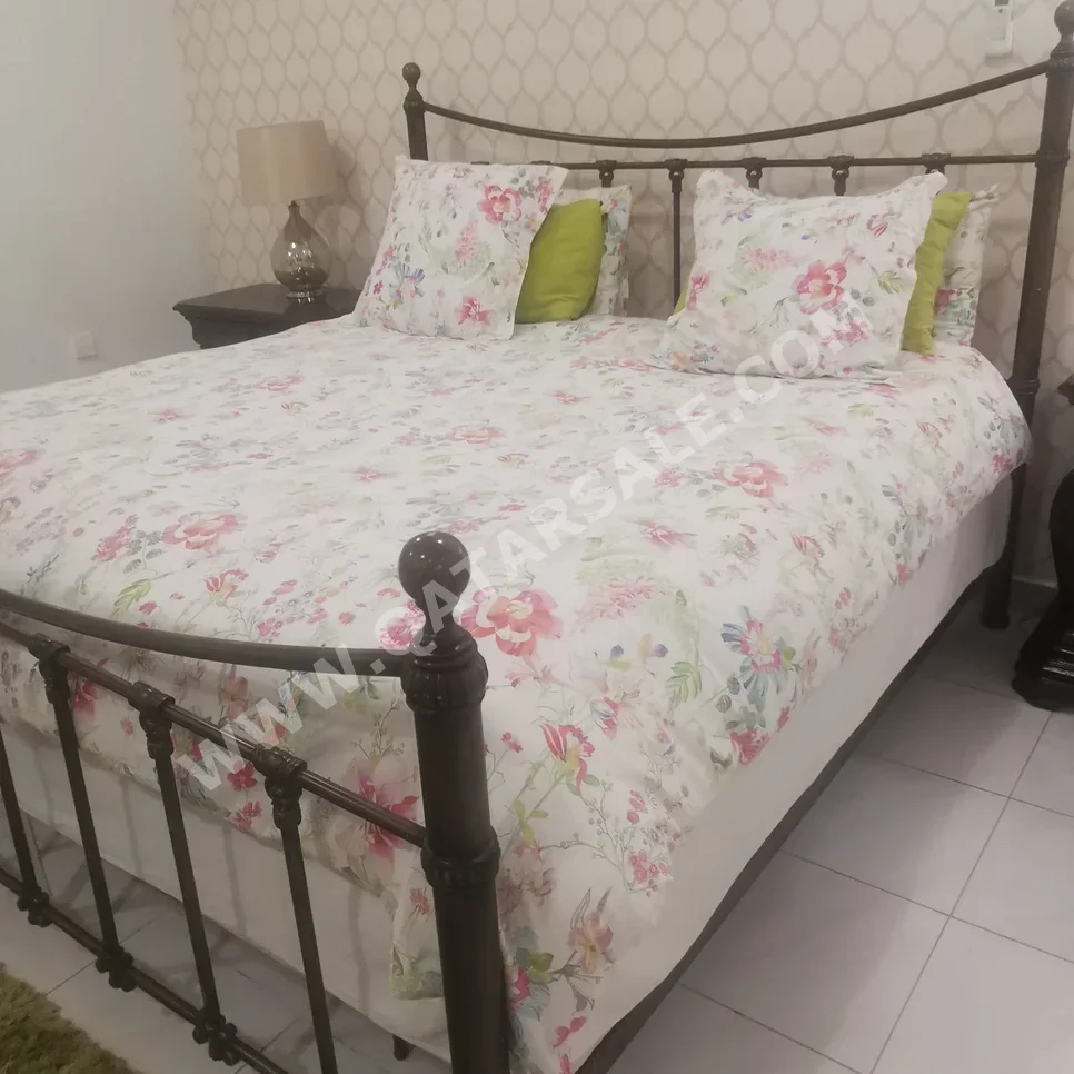 Beds - King  - Brown