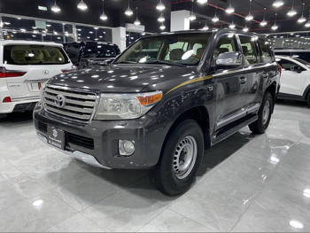 Toyota  Land Cruiser  VXR  2013  Automatic  344,000 Km  8 Cylinder  Four Wheel Drive (4WD)  SUV  Dark Gray
