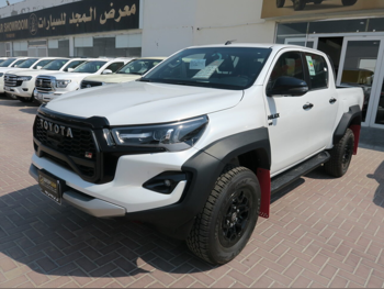 Toyota  Hilux  GR Sport  2025  Automatic  0 Km  6 Cylinder  Four Wheel Drive (4WD)  Pick Up  White  With Warranty
