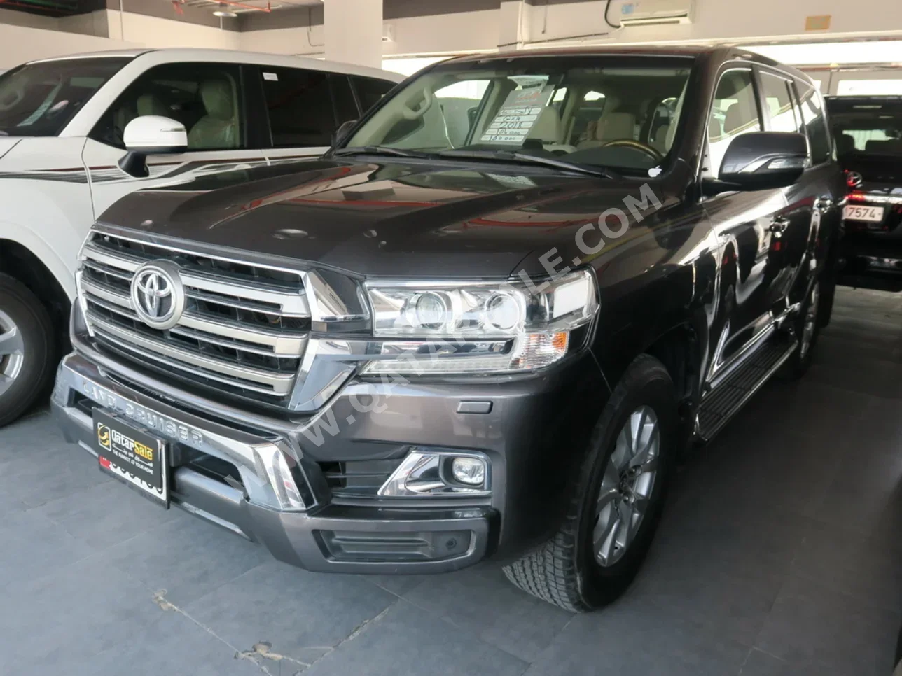 Toyota Land Cruiser GXR 2018 Automatic 104,000 Km 8 Cylinder Four Wheel Drive (4WD) SUV Gray