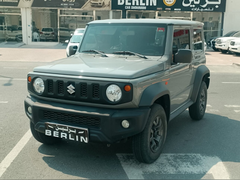 سوزوكي  جمني  2021  اوتوماتيك  85,000 كم  4 سلندر  دفع رباعي  اس يو في  رمادي