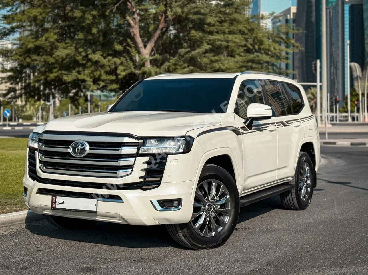 Toyota  Land Cruiser  GXR Twin Turbo  2023  Automatic  61,000 Km  6 Cylinder  Four Wheel Drive (4WD)  SUV  White