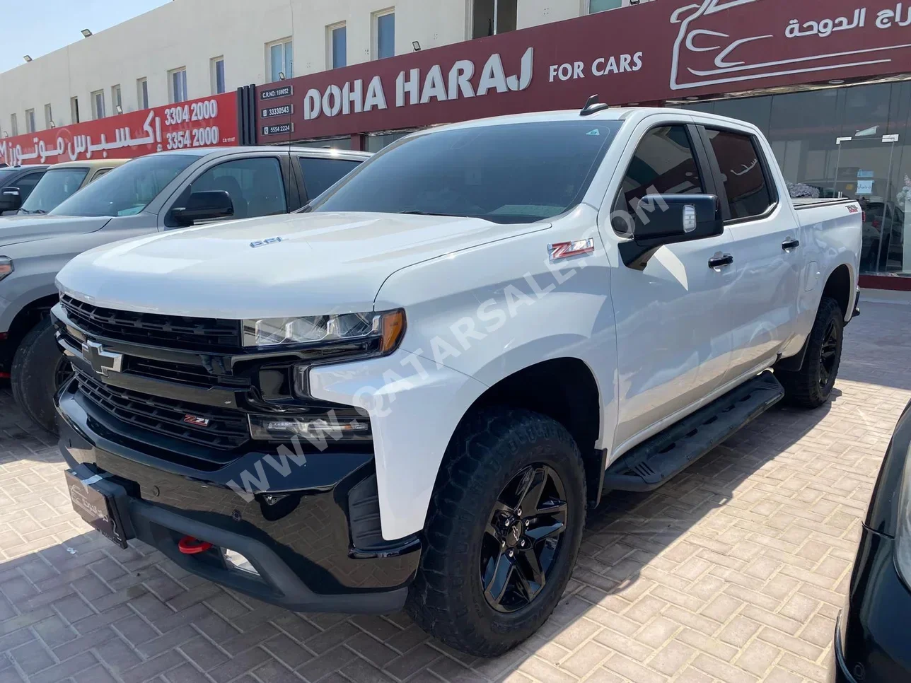 شفروليه سلفرادو ال تي زد 2022 اوتوماتيك 26,000 كم 8 سلندر دفع رباعي بيكب أبيض