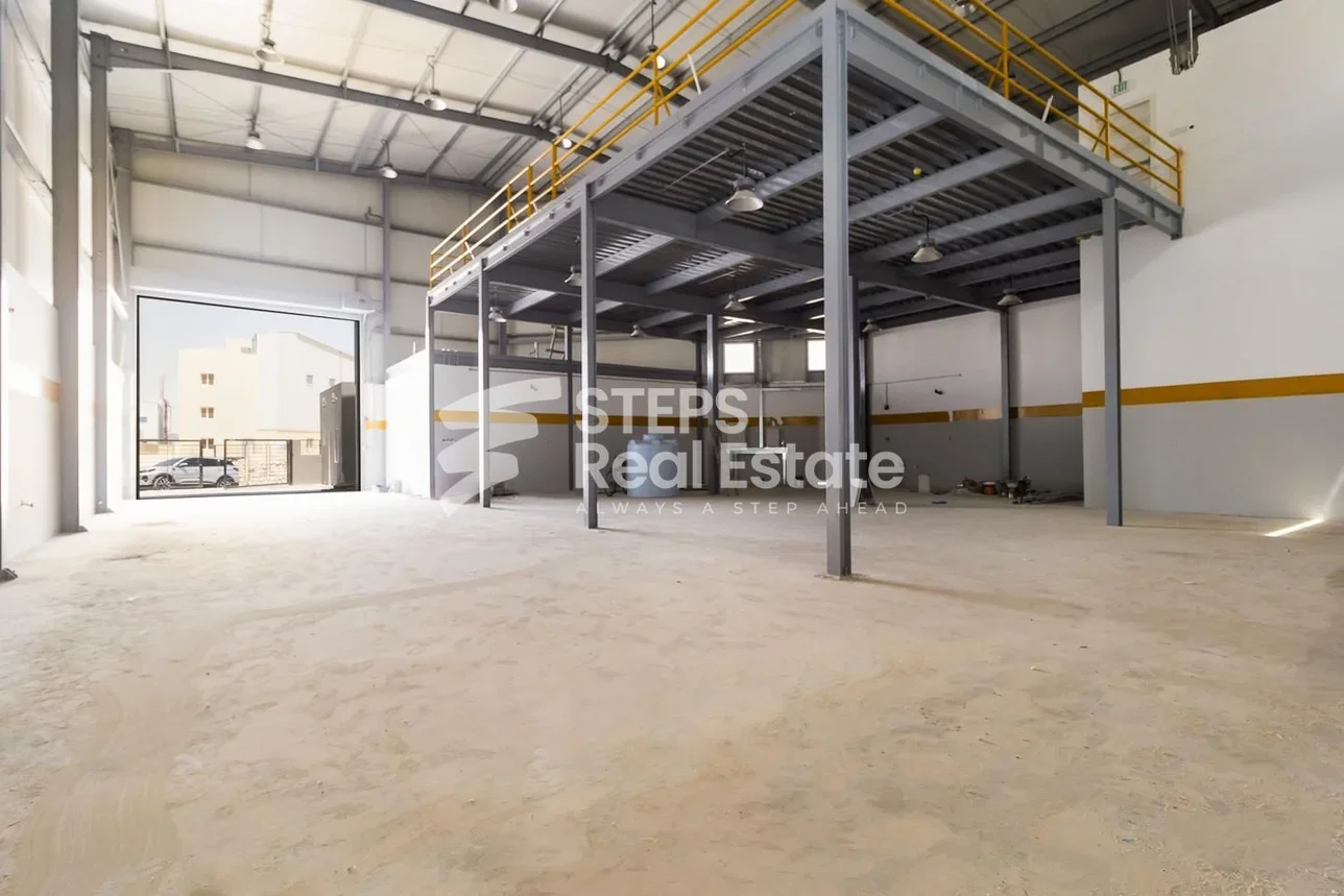 Warehouses & Stores - Al Wakrah  - Barkit Al Awamer  -Area Size: 900 Square Meter