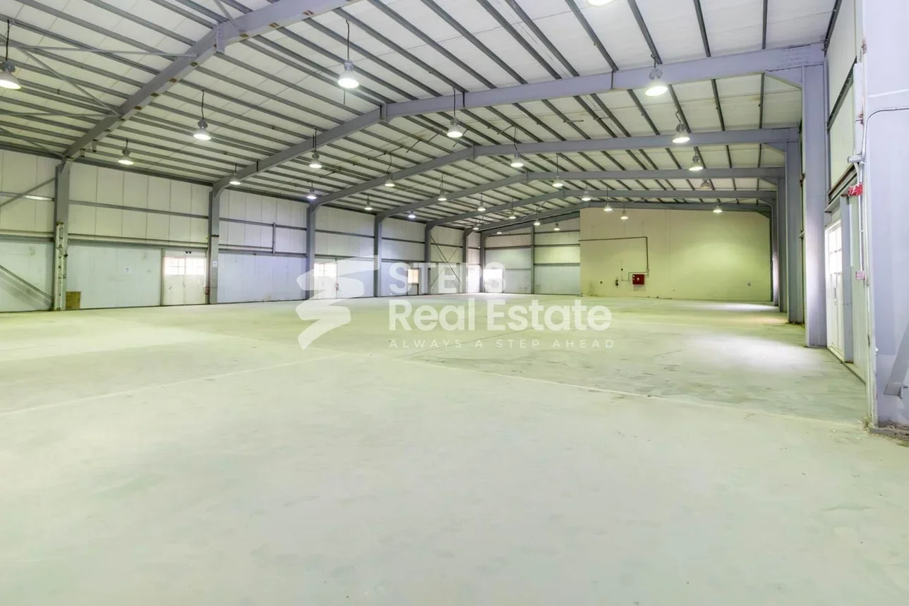 Warehouses & Stores - Al Rayyan  - Industrial Area  -Area Size: 950 Square Meter