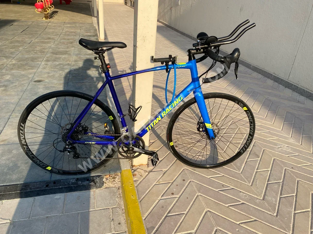 Road Bicycle  - Titan Racing  - Large (19-20 inch)  - Blue
