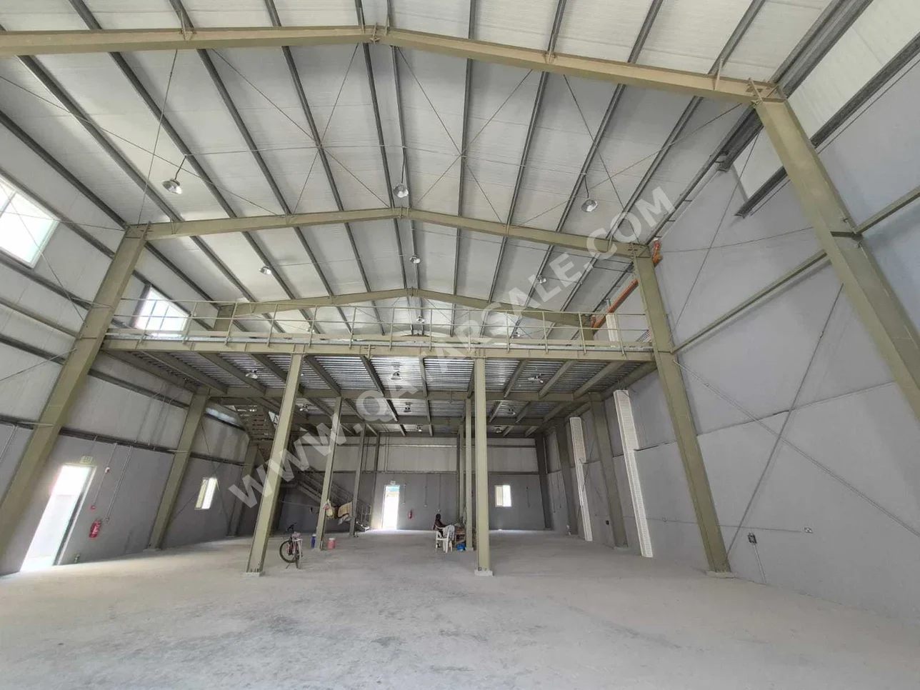 Warehouses & Stores - Al Wakrah  - Barkit Al Awamer  -Area Size: 1000 Square Meter