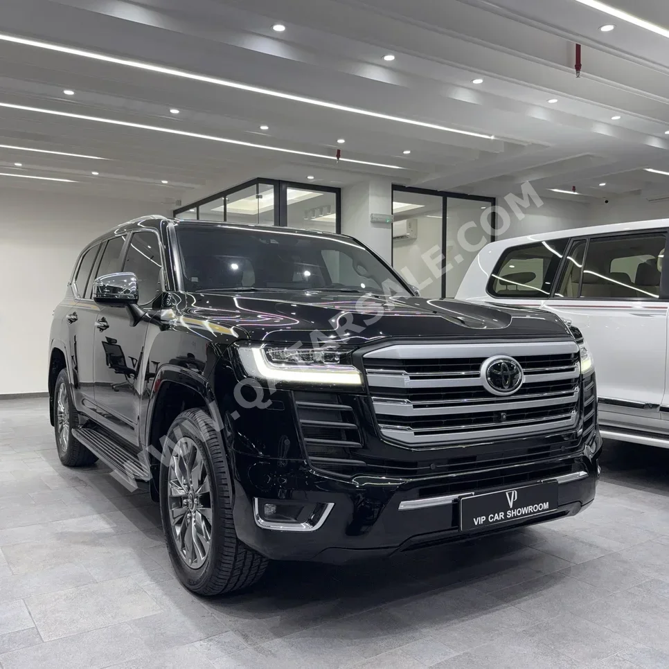 Toyota  Land Cruiser  VXR Twin Turbo  2022  Automatic  123,000 Km  6 Cylinder  Four Wheel Drive (4WD)  SUV  Black