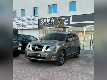 Nissan  Patrol  Platinum  2016  Automatic  293,000 Km  8 Cylinder  Four Wheel Drive (4WD)  SUV  Gray