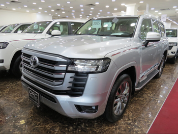 Toyota  Land Cruiser  GXR Twin Turbo  2025  Automatic  0 Km  6 Cylinder  Four Wheel Drive (4WD)  SUV  Silver  With Warranty