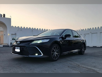 Toyota  Camry  Limited  2024  Automatic  30,000 Km  6 Cylinder  Front Wheel Drive (FWD)  Sedan  Black