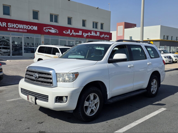 Toyota  Sequoia  SR5  2015  Automatic  271,000 Km  8 Cylinder  Four Wheel Drive (4WD)  SUV  White