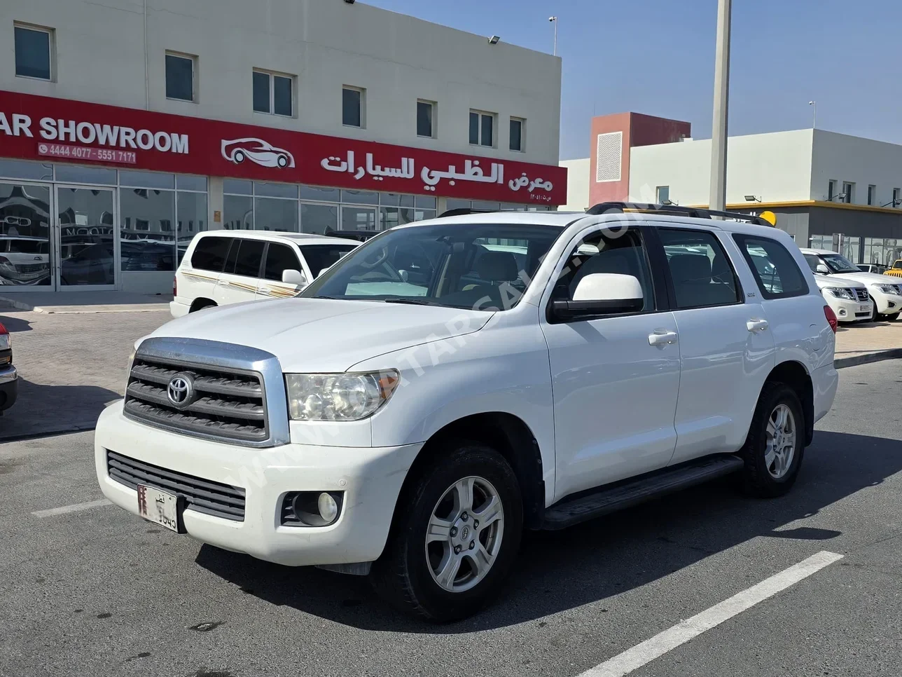 Toyota  Sequoia  SR5  2015  Automatic  271,000 Km  8 Cylinder  Four Wheel Drive (4WD)  SUV  White