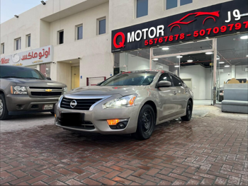 Nissan  Altima  2.5 S  2013  Automatic  380,000 Km  4 Cylinder  Front Wheel Drive (FWD)  Sedan  Gold