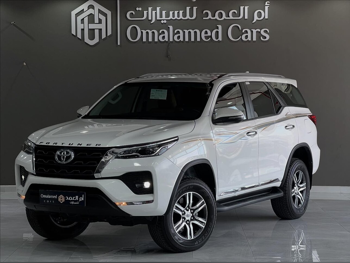 تويوتا  فورشنر  اس ار 5  2024  اوتوماتيك  6,500 كم  6 سلندر  دفع رباعي  اس يو في  أبيض  تحت الضمان