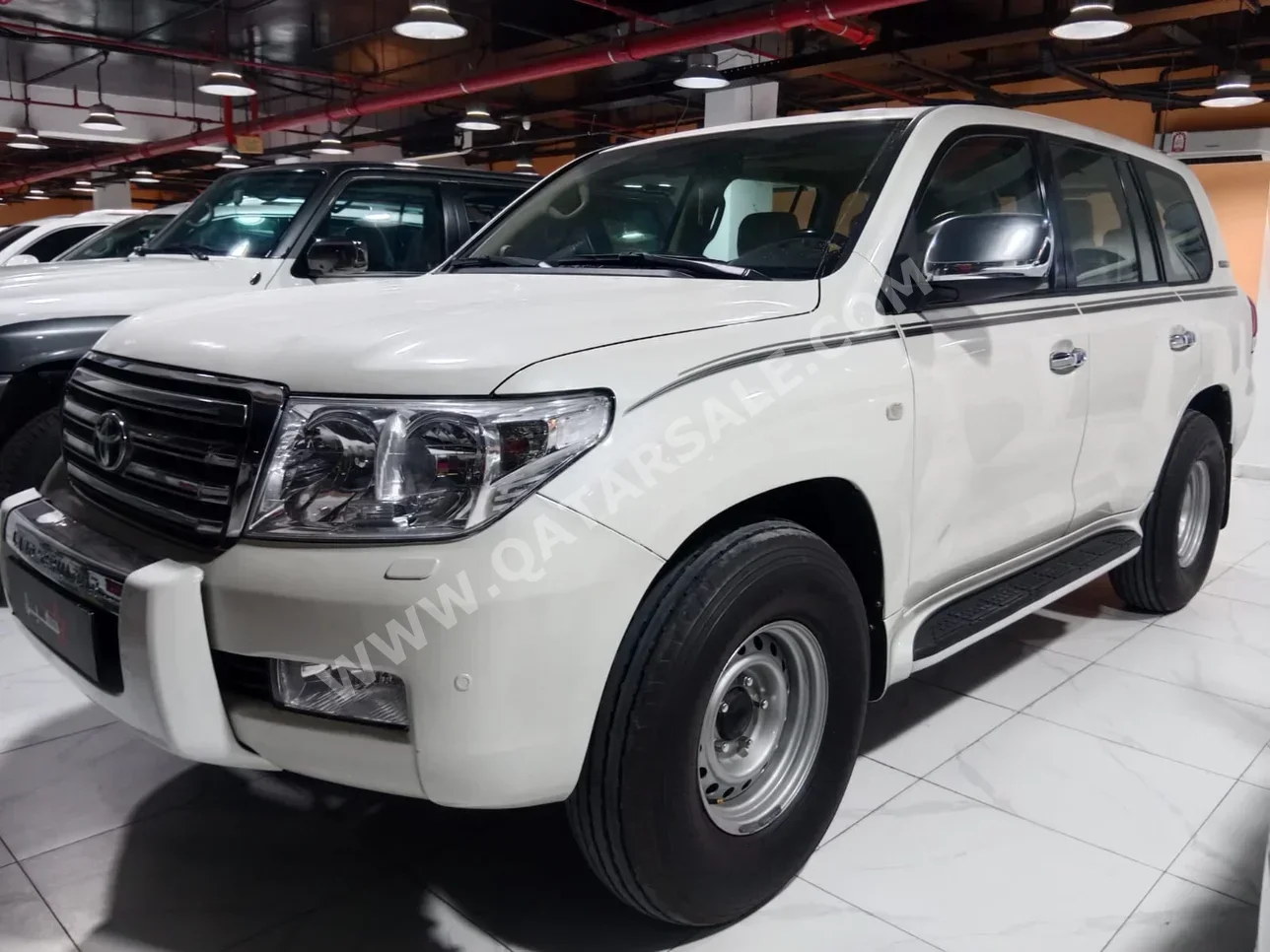 Toyota  Land Cruiser  VXR  2011  Automatic  336,000 Km  8 Cylinder  Four Wheel Drive (4WD)  SUV  White