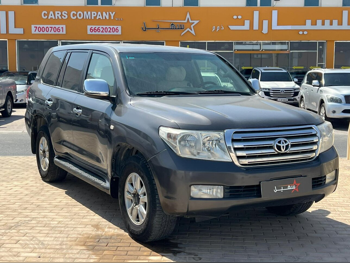Toyota  Land Cruiser  GXR  2011  Automatic  400,000 Km  8 Cylinder  Four Wheel Drive (4WD)  SUV  Dark Gray