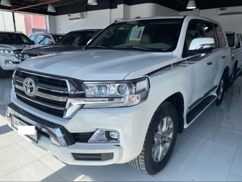 Toyota  Land Cruiser  GXR  2019  Automatic  141,000 Km  8 Cylinder  Four Wheel Drive (4WD)  SUV  White