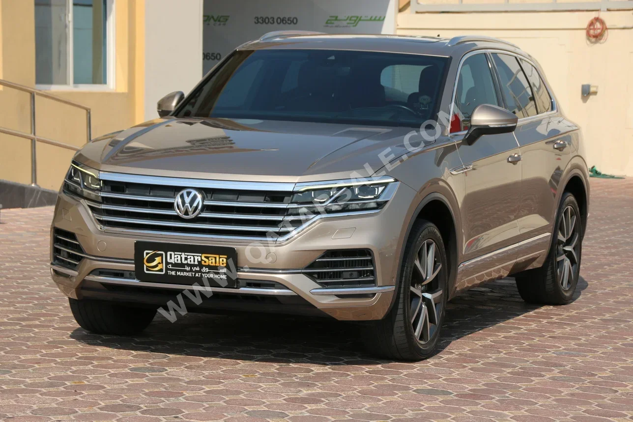 Volkswagen  Touareg  Highline plus  2018  Automatic  94,000 Km  6 Cylinder  Four Wheel Drive (4WD)  SUV  Beige