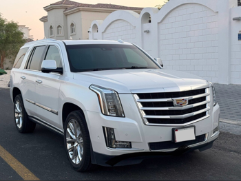 كاديلاك اسكيليد 2019 اوتوماتيك 159,000 كم 8 سلندر دفع رباعي اس يو في أبيض