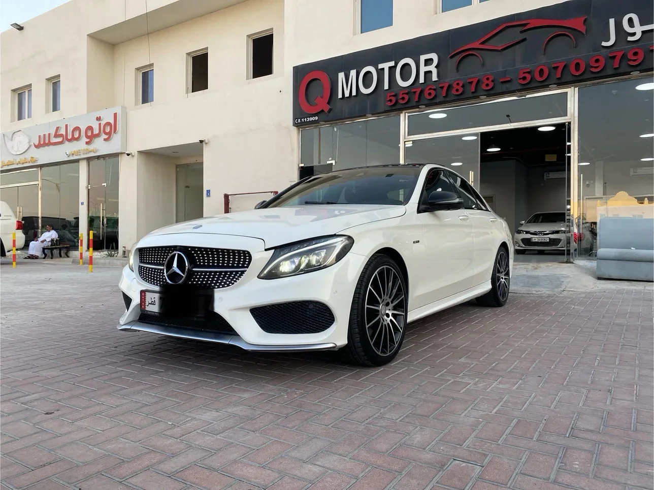 Mercedes-Benz  C-Class  450  2016  Automatic  200,000 Km  6 Cylinder  Rear Wheel Drive (RWD)  Sedan  White