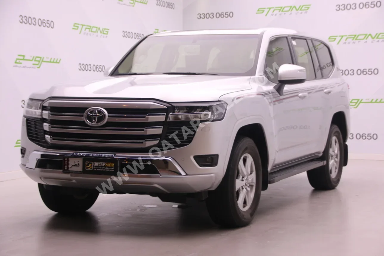 Toyota  Land Cruiser  GXR  2022  Automatic  62,000 Km  6 Cylinder  Four Wheel Drive (4WD)  SUV  Silver  With Warranty