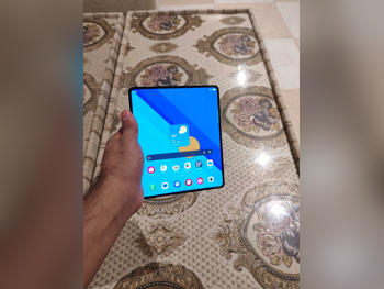 هواتف نقالة سامسونج  - جالاكسي زد  - فولد 5  - تيتانيوم أسود  - 256 جيجابايت  - تحت الضمان