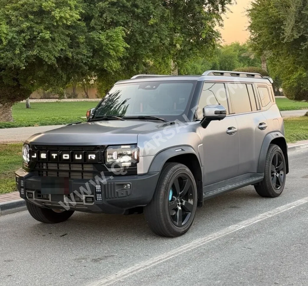 Jetour  T2  Luxury  2025  Automatic  10,000 Km  4 Cylinder  Four Wheel Drive (4WD)  SUV  Gray  With Warranty