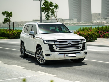 Toyota  Land Cruiser  VX  2022  Automatic  60,000 Km  6 Cylinder  All Wheel Drive (AWD)  SUV  White  With Warranty