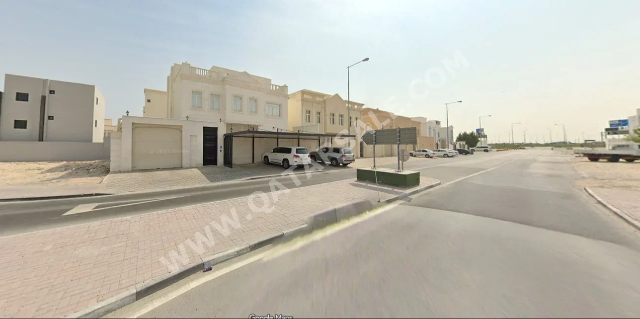 Family Residential  - Not Furnished  - Doha  - Nuaija  - 6 Bedrooms