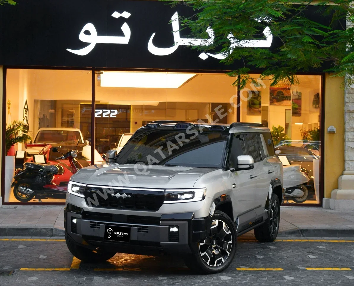 BYD  Leopard 8  Flagship  2026  Automatic  0 Km  4 Cylinder  Four Wheel Drive (4WD)  SUV  Gold