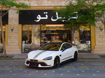 شاومي  اس يو 7  الترا  2025  اوتوماتيك  425 كم  0 سلندر  دفع كلي مستمر  سيدان  أبيض
