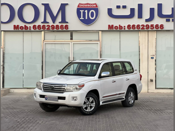 Toyota  Land Cruiser  GXR  2013  Automatic  445,000 Km  8 Cylinder  Four Wheel Drive (4WD)  SUV  White