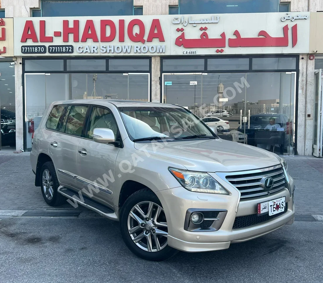 Lexus  LX  570 S  2013  Automatic  261,000 Km  8 Cylinder  Four Wheel Drive (4WD)  SUV  Gold