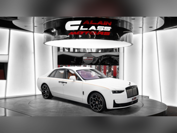 رولز - رويس  غوست  بلاك بادج  2026  اوتوماتيك  27 كم  12 سلندر  دفع كلي مستمر  سيدان  أبيض