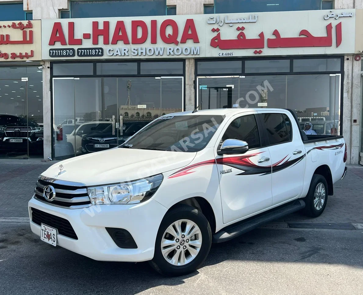 تويوتا  هاي لوكس  2023  اوتوماتيك  23,000 كم  4 سلندر  دفع رباعي  بيكب  أبيض