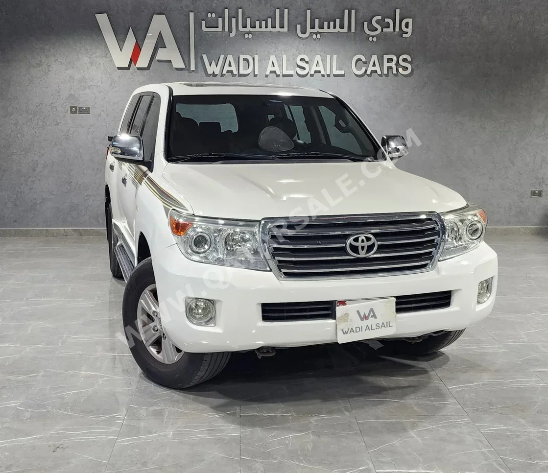 تويوتا  لاند كروزر  جي اكس ار  2011  اوتوماتيك  336,000 كم  8 سلندر  دفع رباعي  اس يو في  أبيض